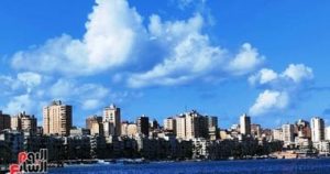 الطقس غدًا: دفء نهاري مع شبورة صباحية ورياح، والعظمى في القاهرة 25 درجة.