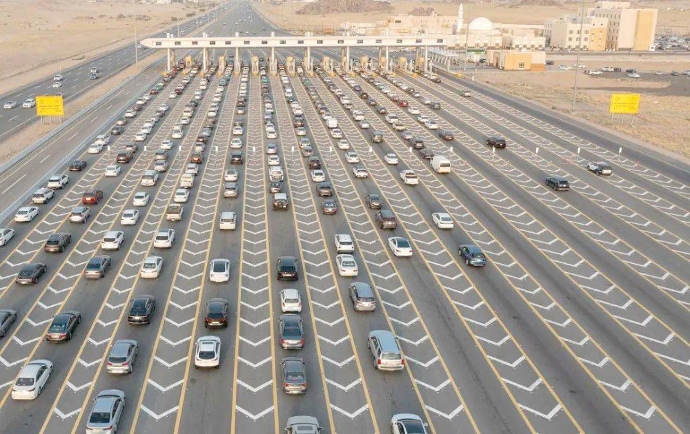 «النقل»: لا يُسمح بنقل الركاب إلى مكة والمشاعر دون تصريح حج.