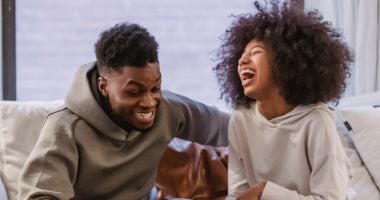 اليوم العالمي للضحك.. 4 أبراج بتحب الضحك والفرفشة وملهاش في النكد