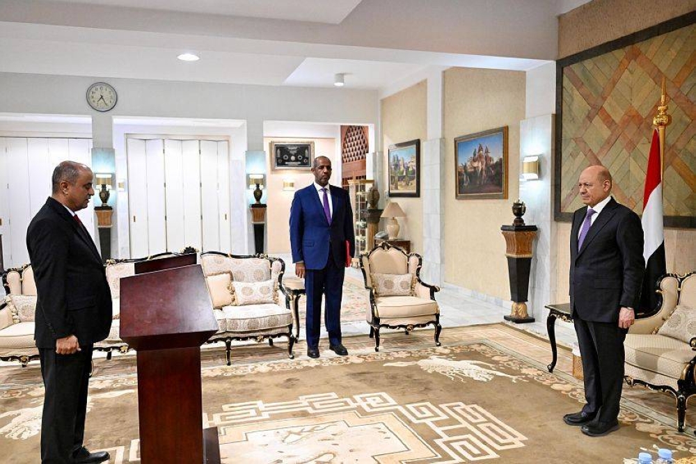 بن بريك خلال اداء اليمين الدستورية