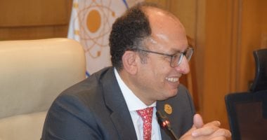 مجلس إدارة الأعمال بجامعة حلوان الأهلية يبحث تحضيرات امتحانات نهاية العام