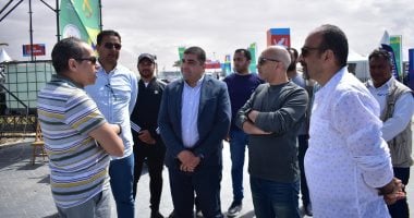 مسؤولو الإسكان يزورون كومبوند مزارين والشواطئ والمدينة التراثية في العلمين الجديدة