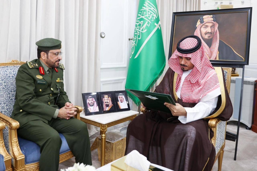 نائب أمير نجران يراجع استعدادات جوازات المنطقة لاستقبال الحجاج عبر منفذ الوديعة.