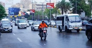 هطول أمطار خفيفة على أجزاء من القاهرة الكبرى بشكل متقطع.. صور