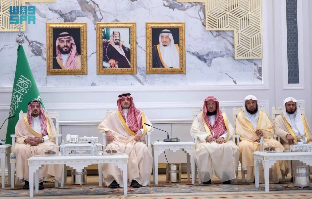وزير الداخلية يلتقي بأهالي منطقة القصيم وينقل تحيات خادم الحرمين الشريفين وولي العهد
