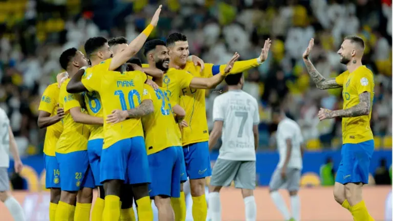 “تعادل قاتل” يخطفه الهلال من النصر السعودي