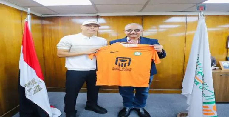 البنك الأهلي يعلن عن توقيع عقد مع عمرو الجزار لمدة ثلاثة مواسم