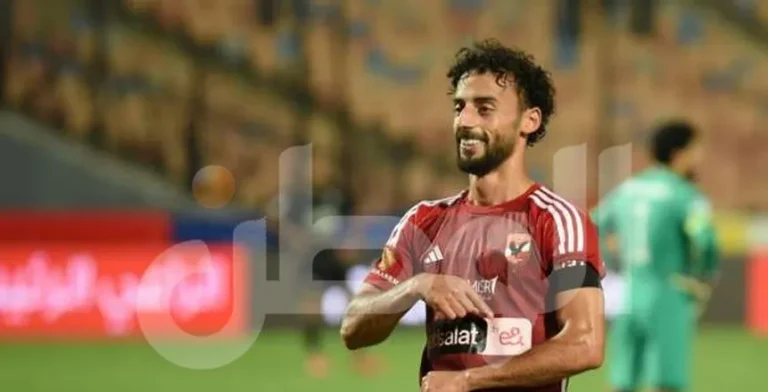 الأهلي يرفض طلب أحمد عبد القادر.. جهود لحل الأزمة بشكل ودي