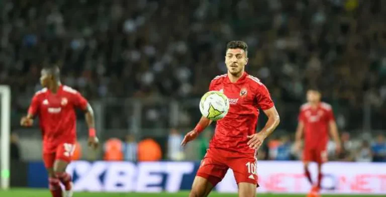 صفقة محمد شريف تؤخر مفاوضات الأهلي مع نجم الدوري الفرنسي
