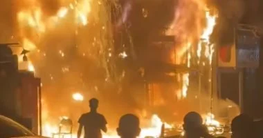 حريق عقار مصر الجديدة ومحافظ القاهرة يتابع جهود الاطفاء بحذر