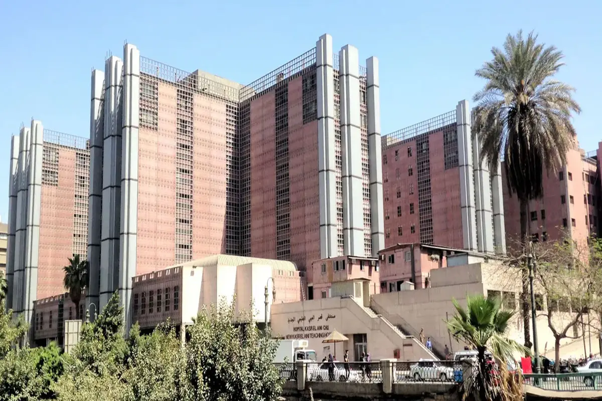 اللجنه الطبيه بمجلس الوزراء تنقذ شابا من خطر وشيك بجراحه عاجله مع قصر العيني
