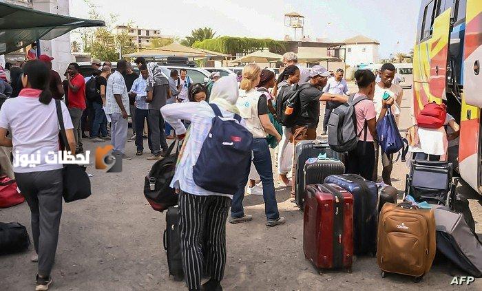 الف عائد سوداني تبدا اول رحلات رجوع السودانيين الى بلادهم غدا