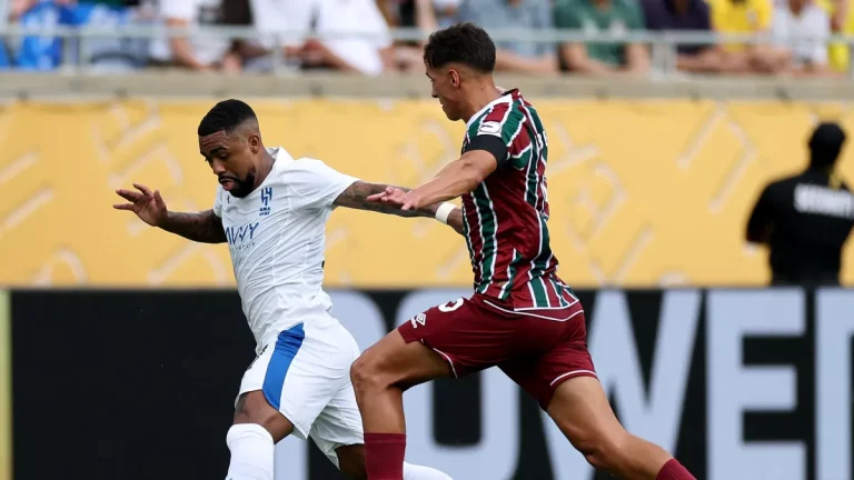 خطأ قاتل” يفتح باب التقدم لفلومينينسي.. الهلال يواجه “مخاوف الإقصاء