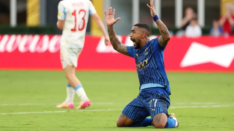 محترف الهلال تحت المجهر.. مصير إنزاجي يثير ردود فعل الجماهير
