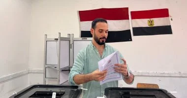 عزوز عادل يُدلي بصوته في انتخابات مجلس الشيوخ