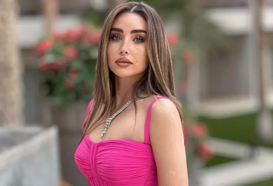هنا الزاهد