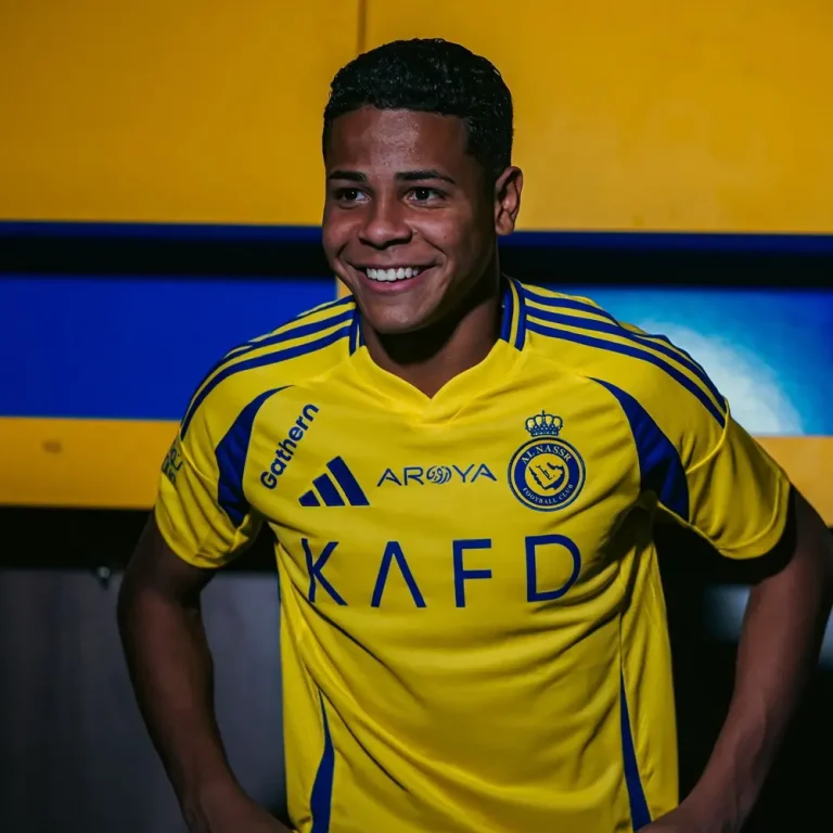اجتماع مع وكلاء اللاعب يثير مخاوف رحيل محترف النصر للدوري الإيطالي