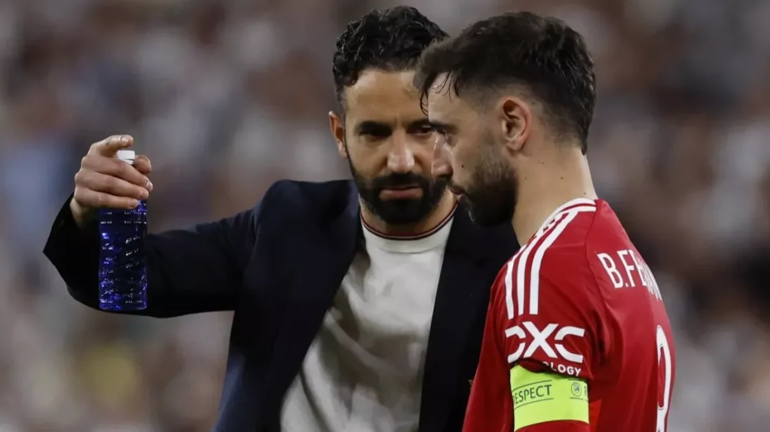 حكم اللقاء ينقذ أموريم ويمتاز بالتعاطف مع اليونايتد