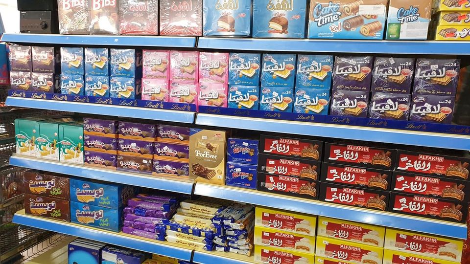 علامة تجارية مشهورة لأحد أنواع البسكويت تودع السوق السعودي