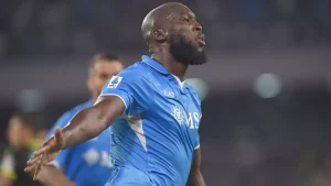 نابولي يعلن إصابة لوكاكو ويبدأ البحث عن بديل مناسب له
