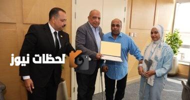 وزير الكهرباء يكرم العمال المتميزين بشهادات تقدير ورحلات عمرة مجانية مصورة.