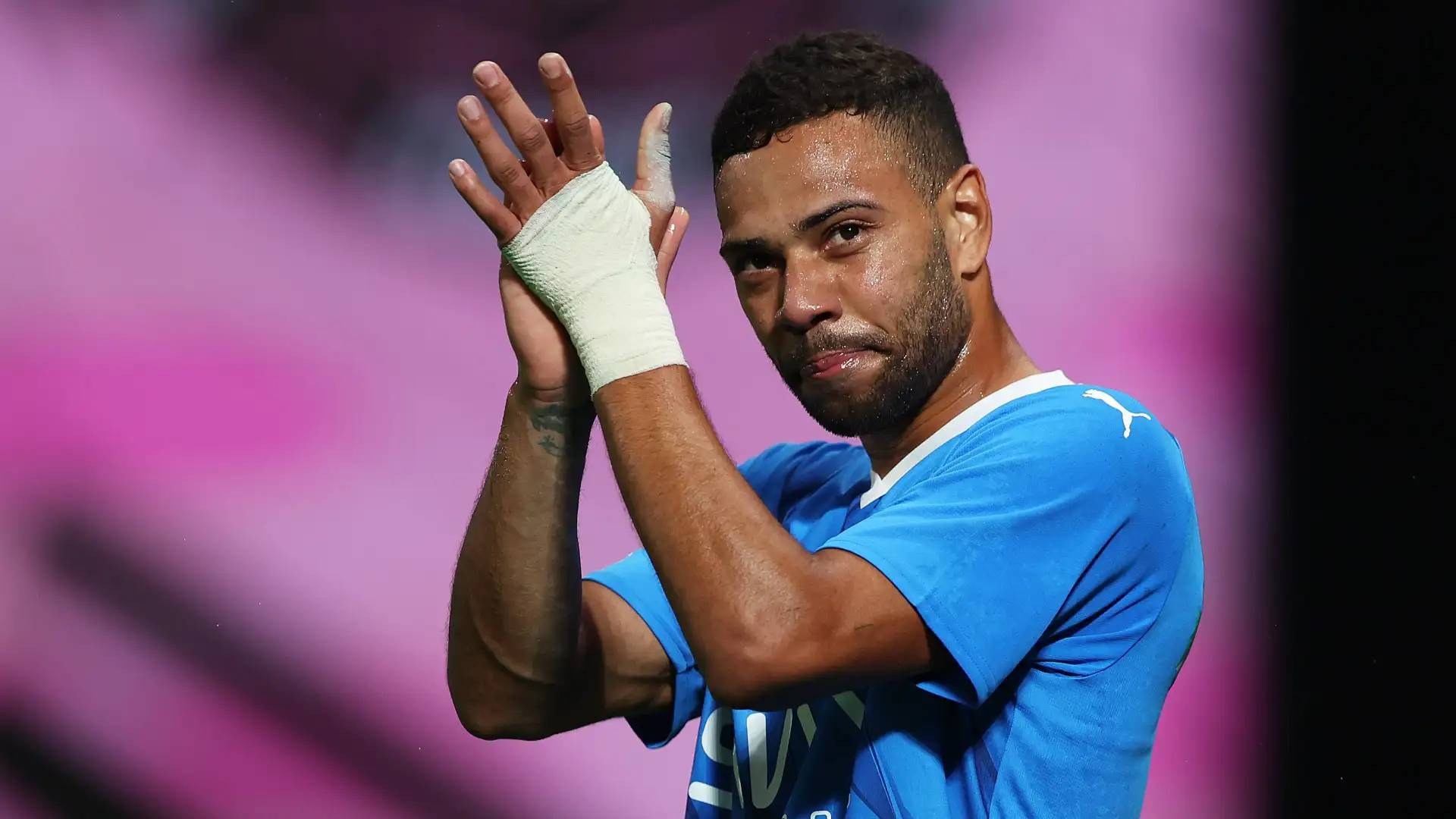أندية دوري روشن تنتظر مصير محترف الهلال وسط غموض كبير