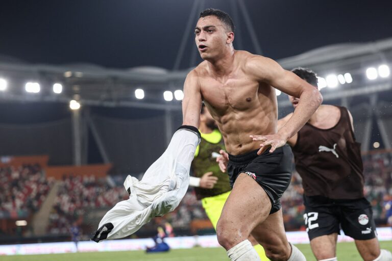 صديق صلاح يود شراء مصطفى محمد!! تعرف على تفاصيل عرض لاعب الريدز لشراء نانت الفرنسي