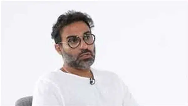 كنت متنمر في المدرسة وأكرم حسني شخص كريم جدًا!! أحمد فهمي يكشف أسرار طفولته وعلاقته بأكرم حسني