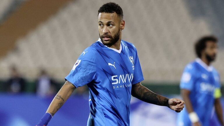 هل اقتربت العودة إلى الدوري البرازيلي!! “تجميد” مصير نيمار مع الهلال يثير علامات الاستفهام