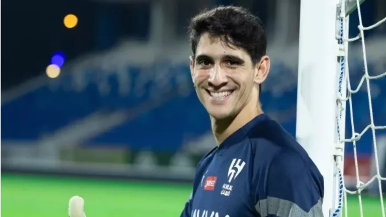 إصابة جديدة بسبب إفريقيا | بونو يرعب جمهور الهلال بعد إصابته مع المغرب