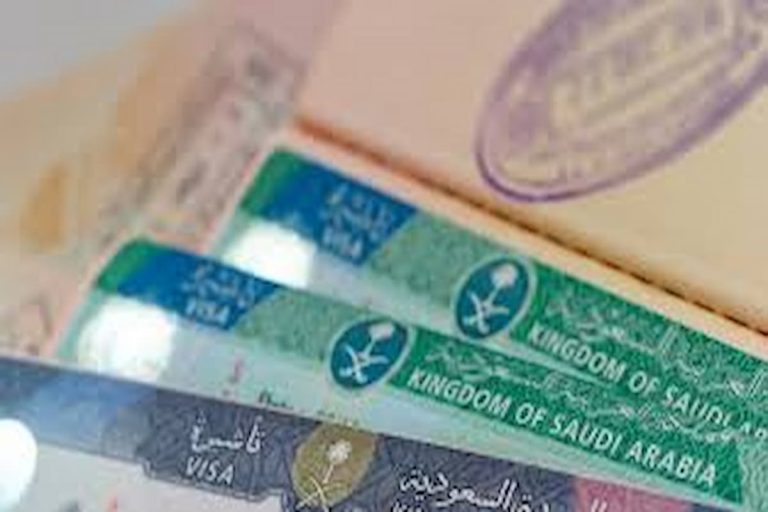حصريًا | إيقاف عمليات إصدار التأشيرات الزيارة لهذا الفئات.. الجوازات السعودية توضح