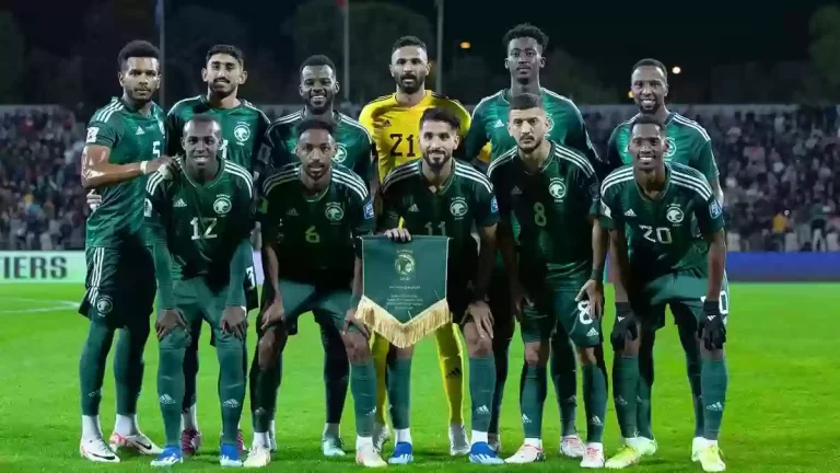 الإقالة نُفذت والصفقة الجديدة تمت!! زلزلة في المنتخب السعودي بتصريح صادم من جستنيه
