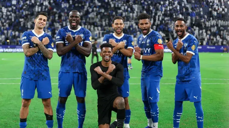 “أوصل والكأس حلال عليك”!! الزلال يسخر من فلاته بعد تصريحه “الهلال ليس محور العالم”