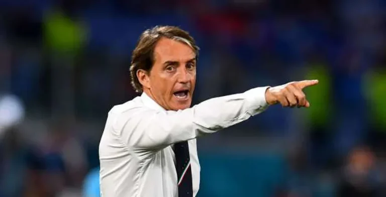 باتت أيامه قليلة مع المنتخب السعودي | قائمة المرشحين لخلافة “مانشيني” مدرب الأخضر