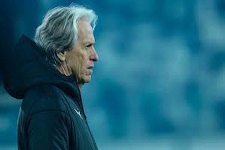 “الدوسري يتألق مباراة بعد أخرى”… خورخي خيسوس يكشف عن رأيه في مباراة الفوز على الطائي