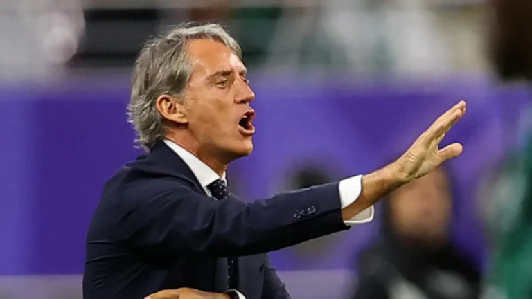 قرار غير متوقع!! مانشيني يخوض لقاء اليابان بنجم “المنتخب الأخضر تحت الـ 20”