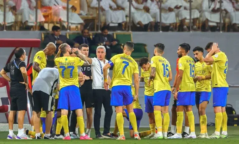 مُهدد بالإقصاء من البطولة الآسيوية!! قانوني يكشف تفاصيل مشكلة قانونية بسبب محترف الهلال