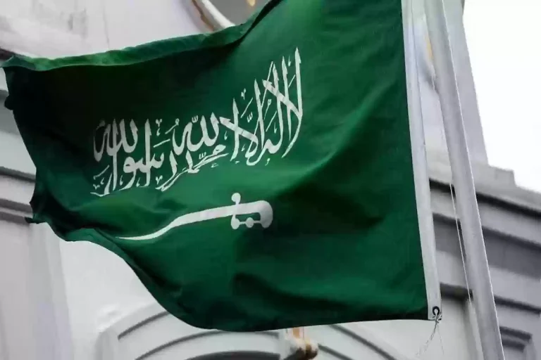من اليوم فصاعدًا.. نظام عمل جديد في السعودية يقضي على آمال الكثير من الوافدين!