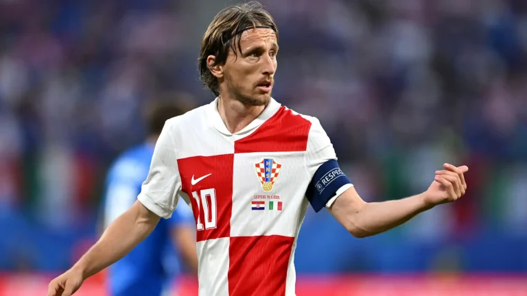 ينوي إنهاء مسيرته بعد هذا الانجاز!! قرار عاجل من مودريتش يفاجئ جمهور الملكي