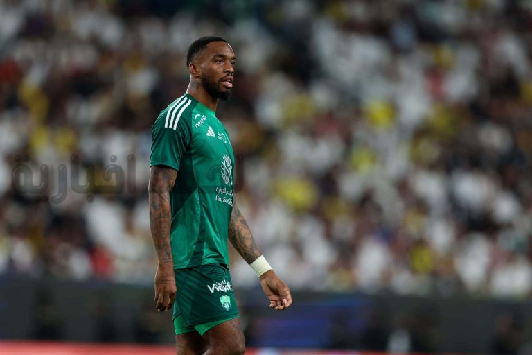 بتصرف غريب | محترف الأهلي السعودي “إيفان توني” يُثير الجدل بتصرفه هذا.. ماذا فعل؟؟