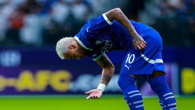 الزعيم يفسخ عقده مع النجم البرازيلي والتفكير في ضم قائد النصر السعودي