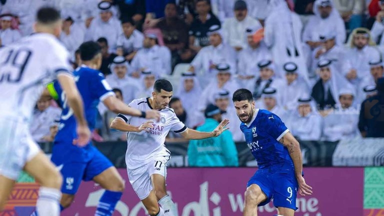بعد انتقاد حكم السد والهلال | رد مثير من جستنيه على تصريحات أسطورة الكرة السعودية