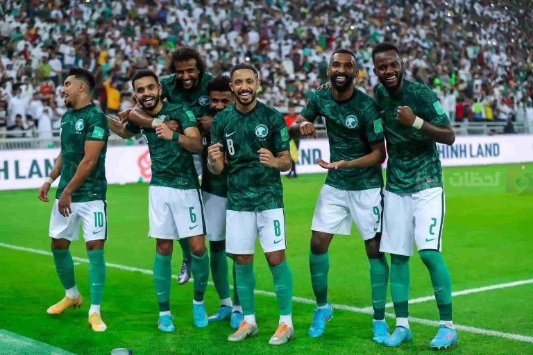 المنتخب السعودي يستعد لمواجهة إندونيسيا ضمن تصفيات كأس العالم 2026 وسط دعم سلمان الفرج