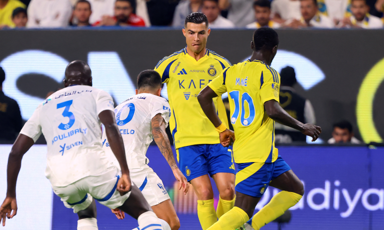 برد فعل غير متوقع | أزمة تلاحق حكم VAR بعد انتهاء ديربي الرياض في دوري روشن السعودي