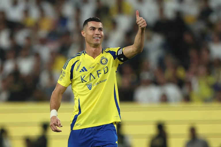 «كابوس رونالدو» | عقب تعادل النصر والهلال في ديربي الرياض لم يتوقف الحديث بالصحف العالمية!