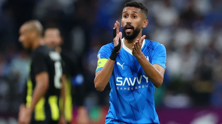 يصر على الذهاب للملعب | “سلمان الفرج” داخل مدرجات المنتخب السعودي أمام إندونيسيا.. صورة