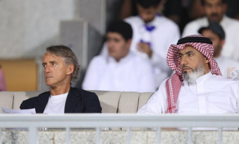 اعتذر عن الاستمرار | مدير الأخضر يقرر تركه في منتصف المباريات والرحيل